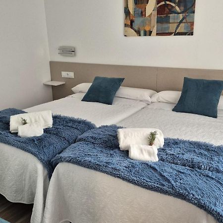 Tres Torres Apartamento Turistico Almoharin Exteriör bild