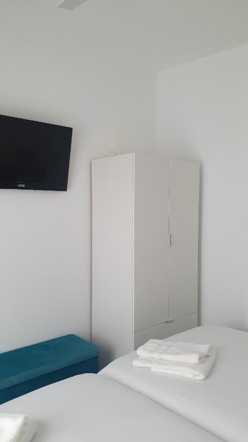 Tres Torres Apartamento Turistico Almoharin Exteriör bild